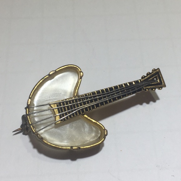 Vintage Jewelry Vintage Mandolin Mother Of Pearl Enamel Brooch Pin